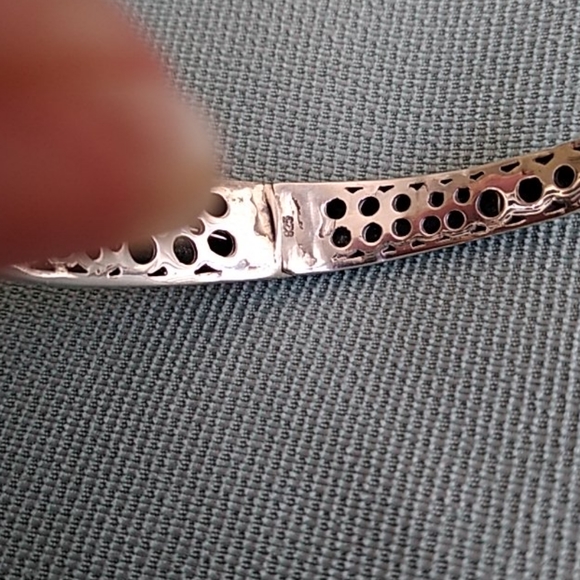 BALI LEGACY BUTTERFLY CUFF BRACELET - Picture 4 of 10